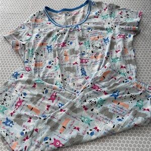 Secret Treasures dachshund Themed PJ Set
Cropped Pants

Size 3X